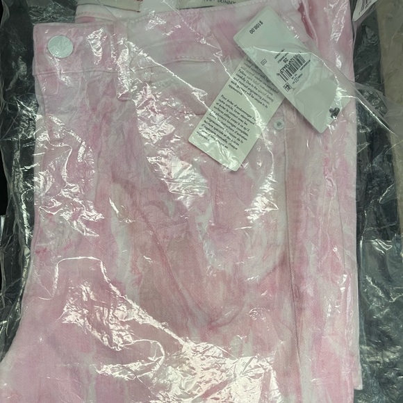 Guess 1981 Skinny pink white wash jeans. Brand New - Never worn - in plastic - Picture 3 of 8